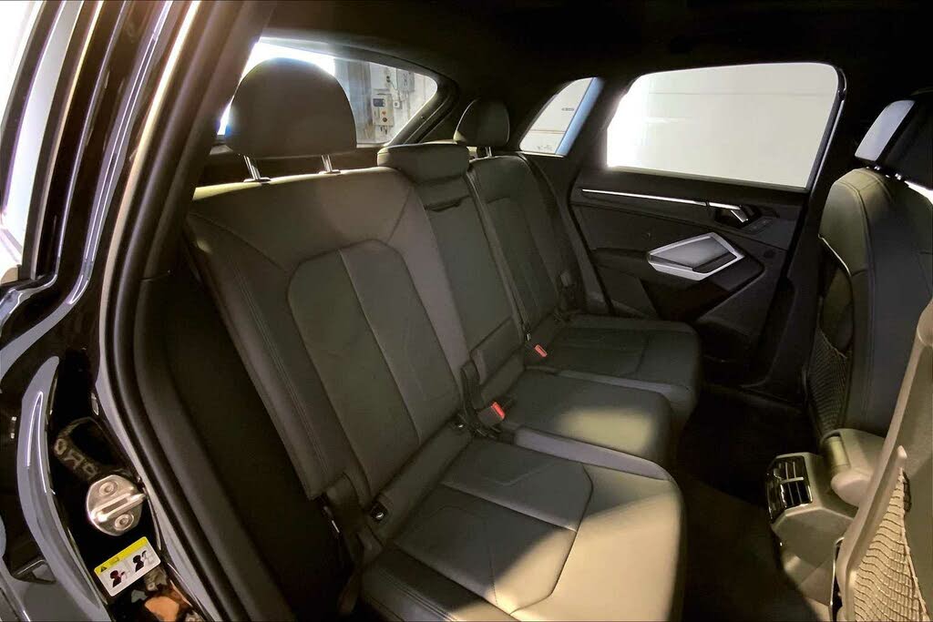 
								2021 Audi Q3 quattro Premium S Line 45 TFSI AWD full									