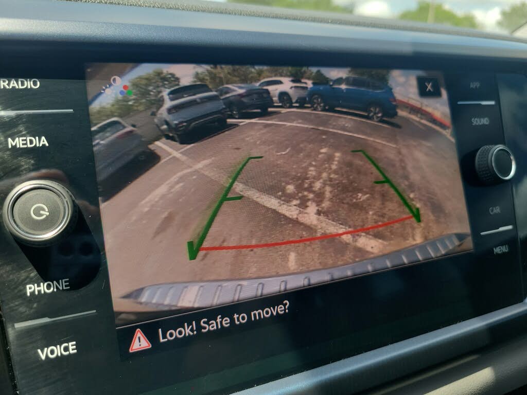 
								2023 Volkswagen Taos SE FWD full									