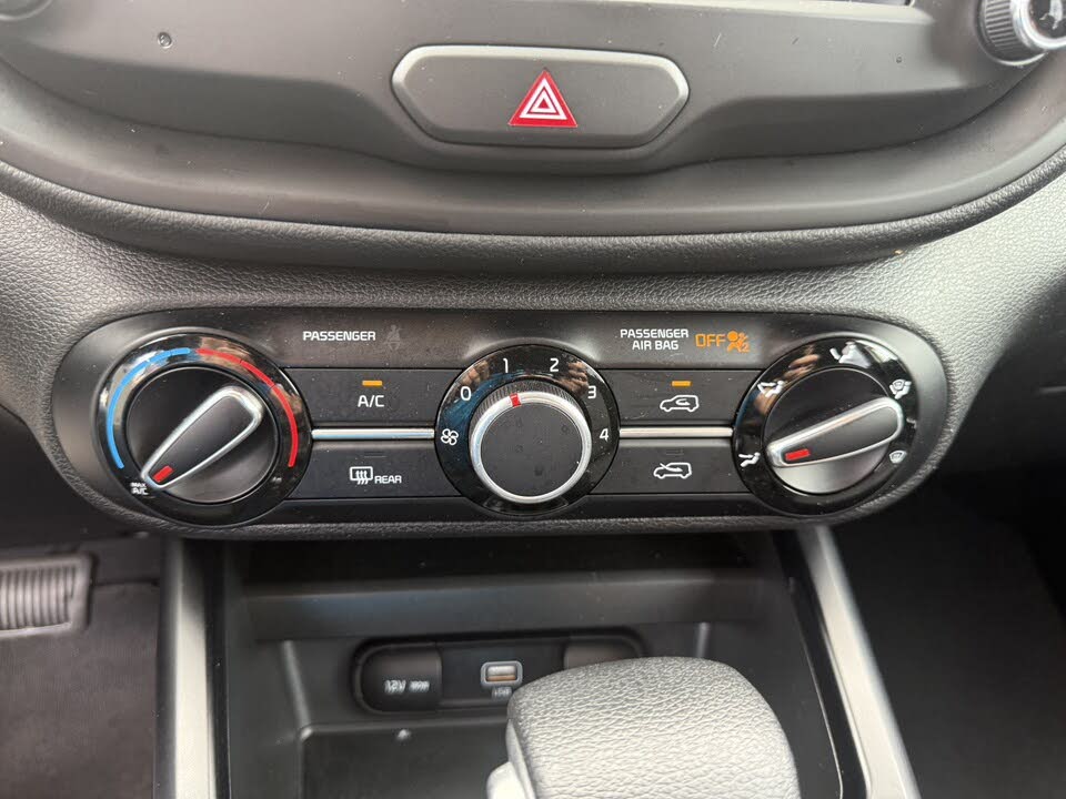 
								2022 Kia Soul LX FWD full									