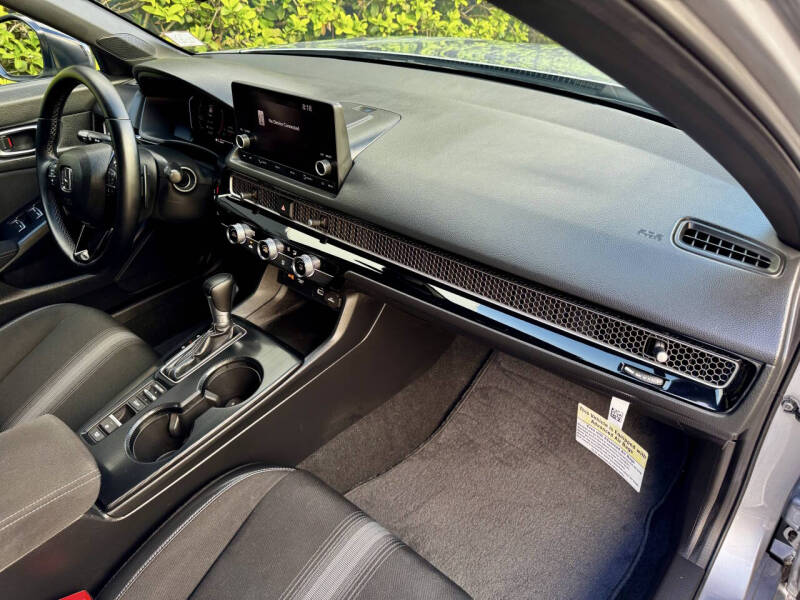 
								2022 Honda Civic Sport full									