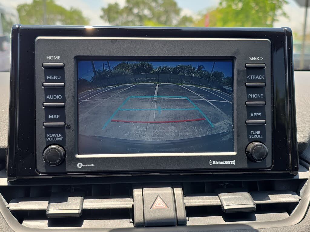 
								2022 Toyota RAV4 XLE FWD full									