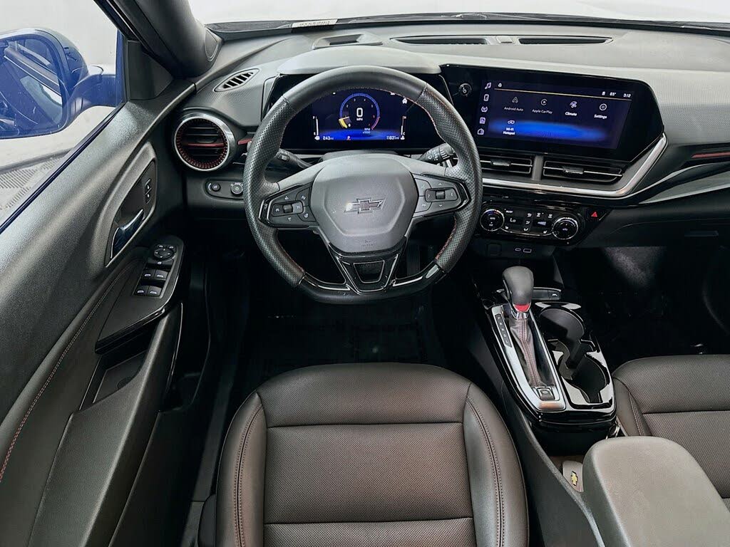 
								2024 Chevrolet Trax RS with 2RS FWD full									