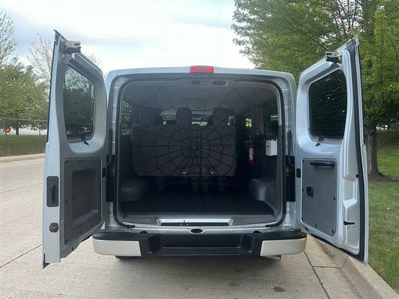 
								2019 Nissan NV Passenger V6 SV RWD full									