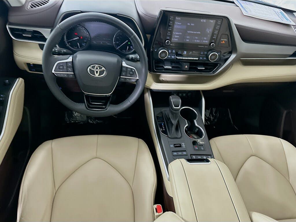 
								2021 Toyota Highlander XLE AWD full									