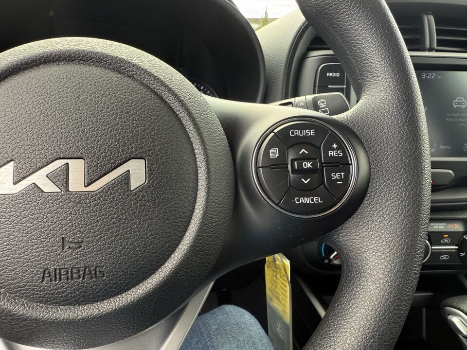 
								2022 Kia Soul LX FWD full									