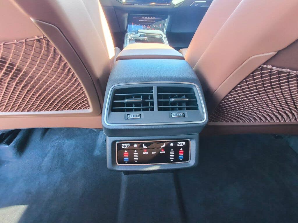 
								2019 Audi e-tron Prestige quattro AWD full									