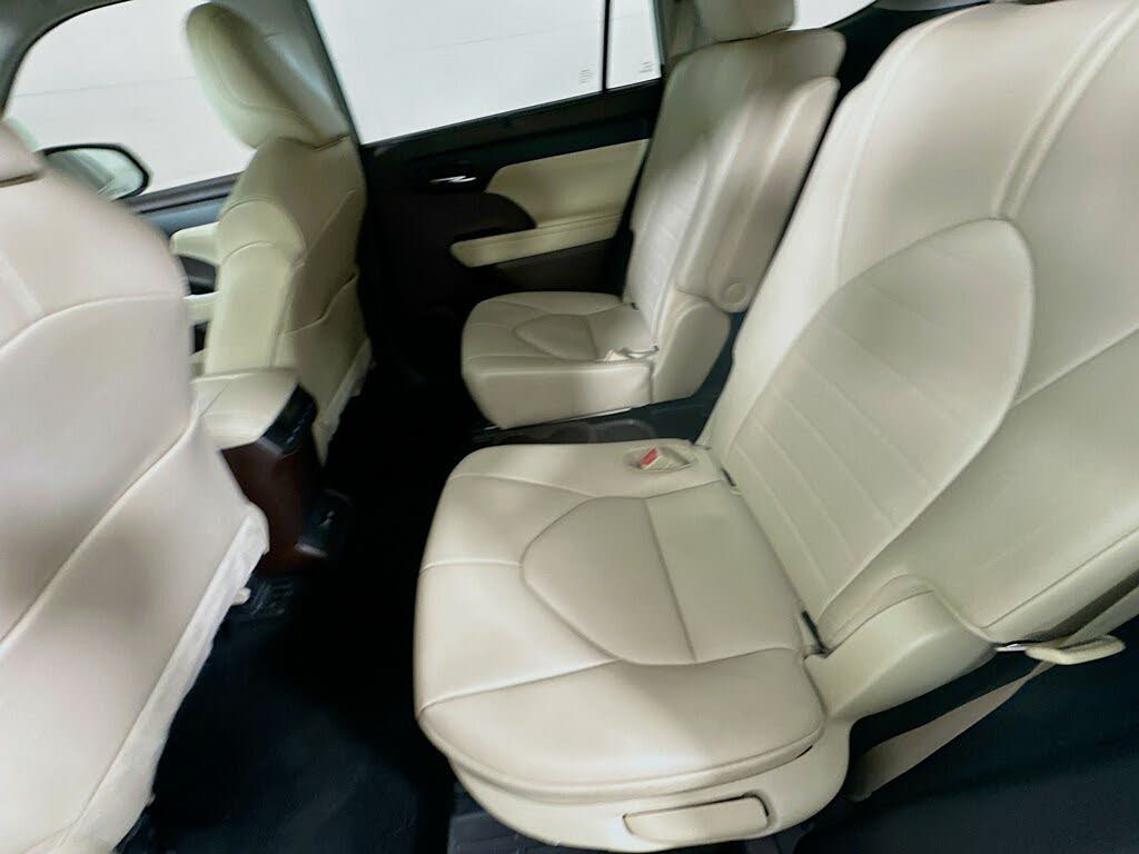 
								2021 Toyota Highlander XLE AWD full									