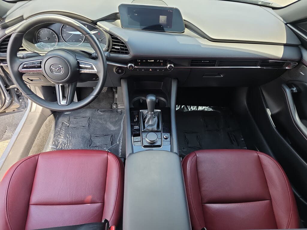 
								2023 Mazda MAZDA3 2.5 S Carbon Edition Hatchback FWD full									