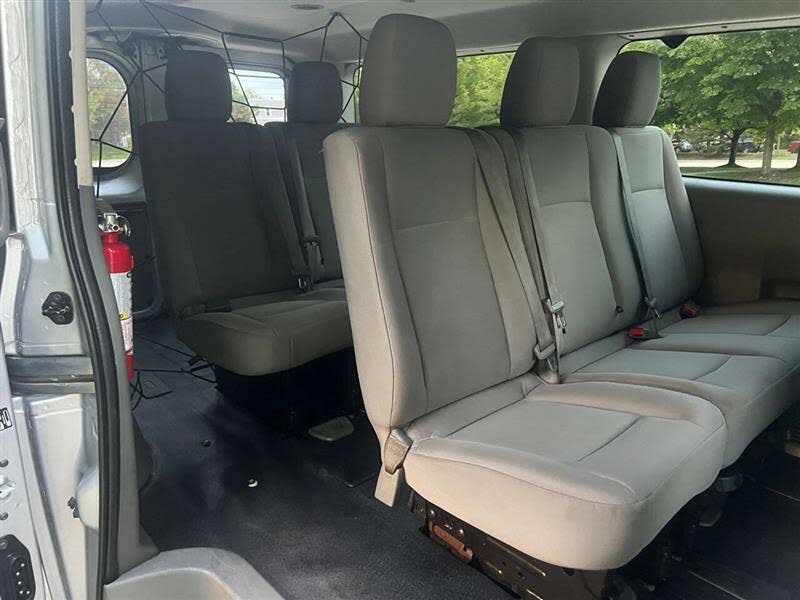 
								2019 Nissan NV Passenger V6 SV RWD full									