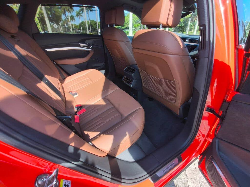 
								2019 Audi e-tron Prestige quattro AWD full									