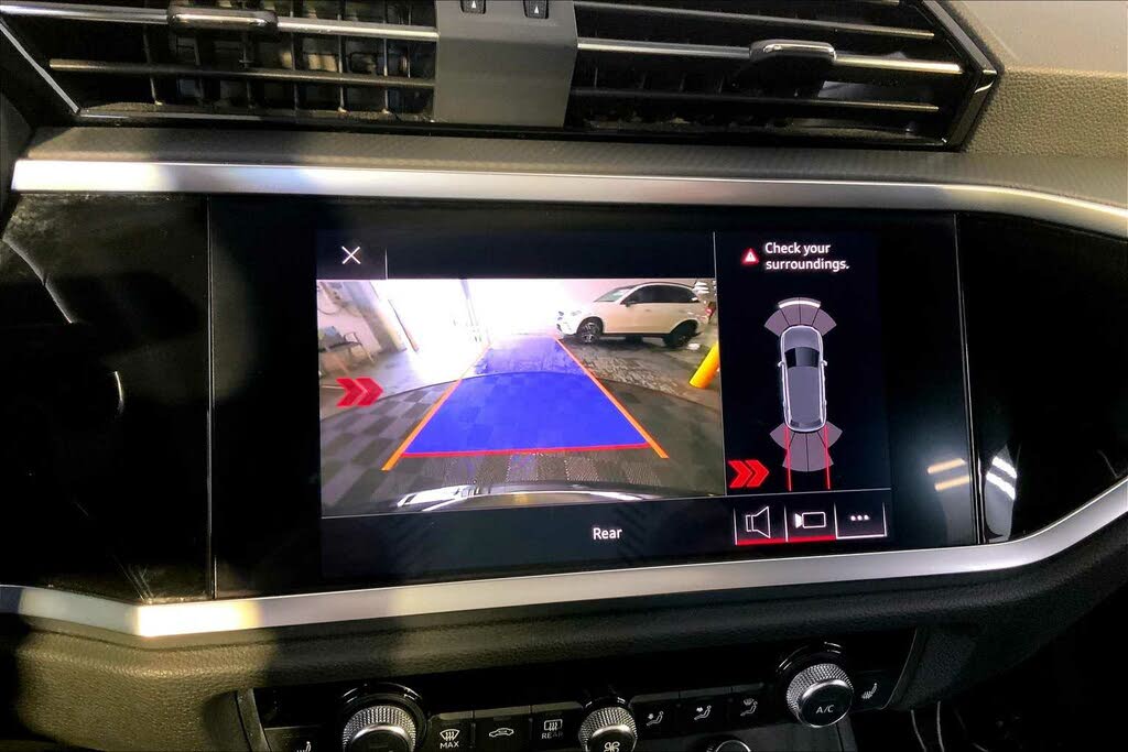 
								2021 Audi Q3 quattro Premium S Line 45 TFSI AWD full									
