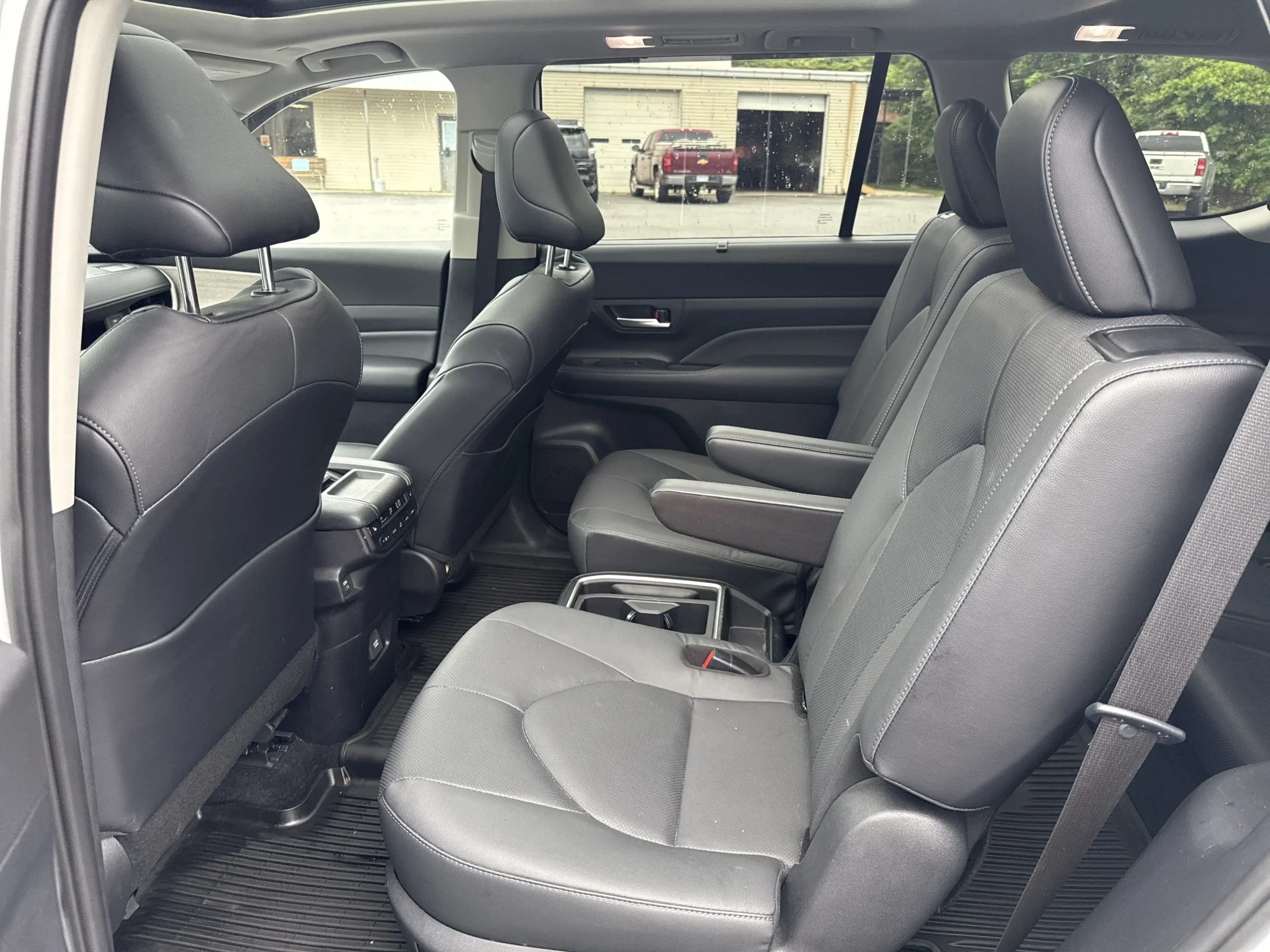 
								2024 Toyota Grand Highlander Hybrid XLE AWD full									