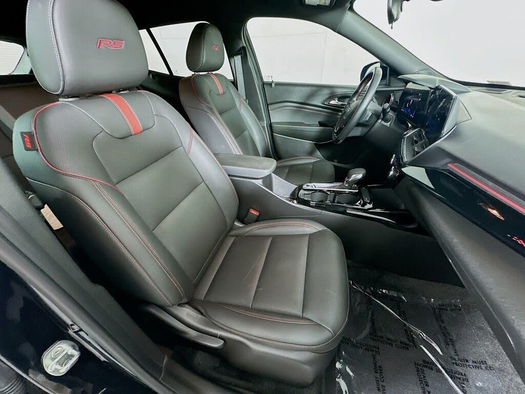 
								2024 Chevrolet Trax RS with 2RS FWD full									