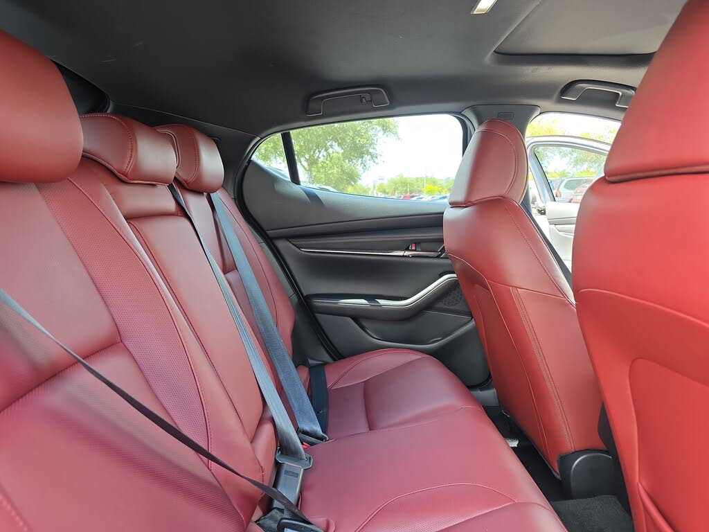 
								2023 Mazda MAZDA3 2.5 S Carbon Edition Hatchback FWD full									