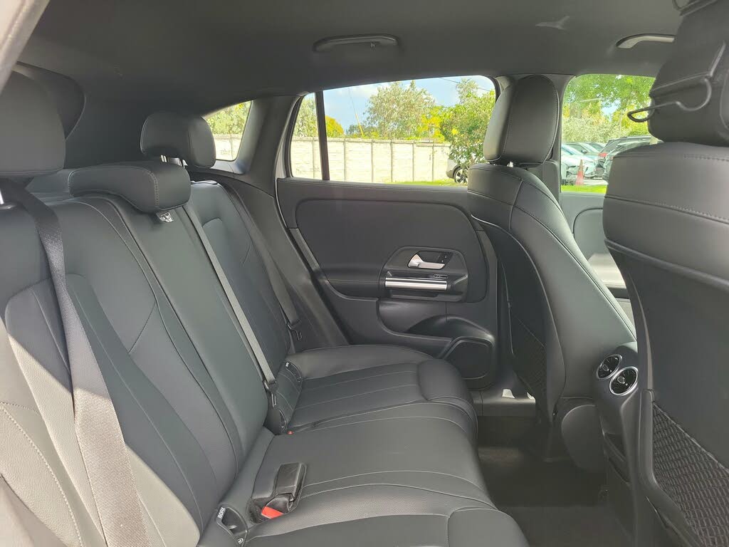 
								2021 Mercedes-Benz GLA full									