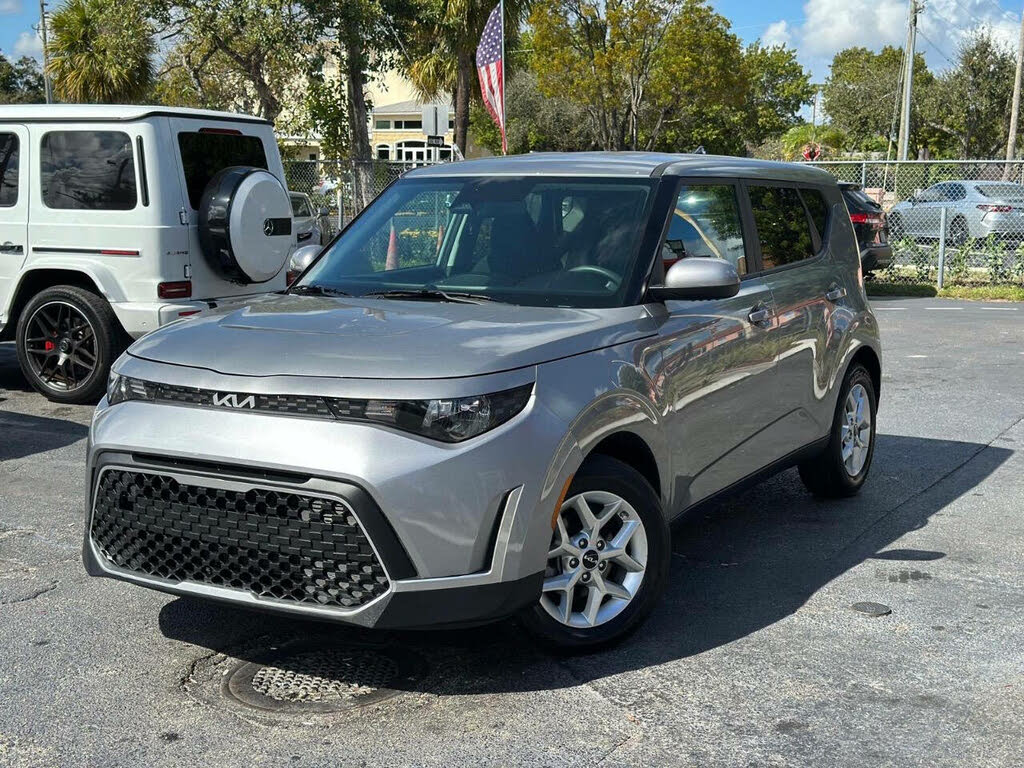 
								2024 Kia Soul LX FWD full									