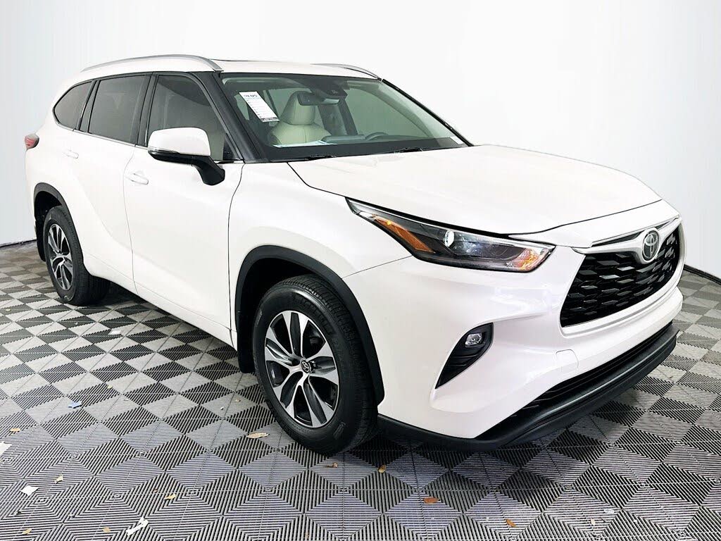 
								2021 Toyota Highlander XLE AWD full									