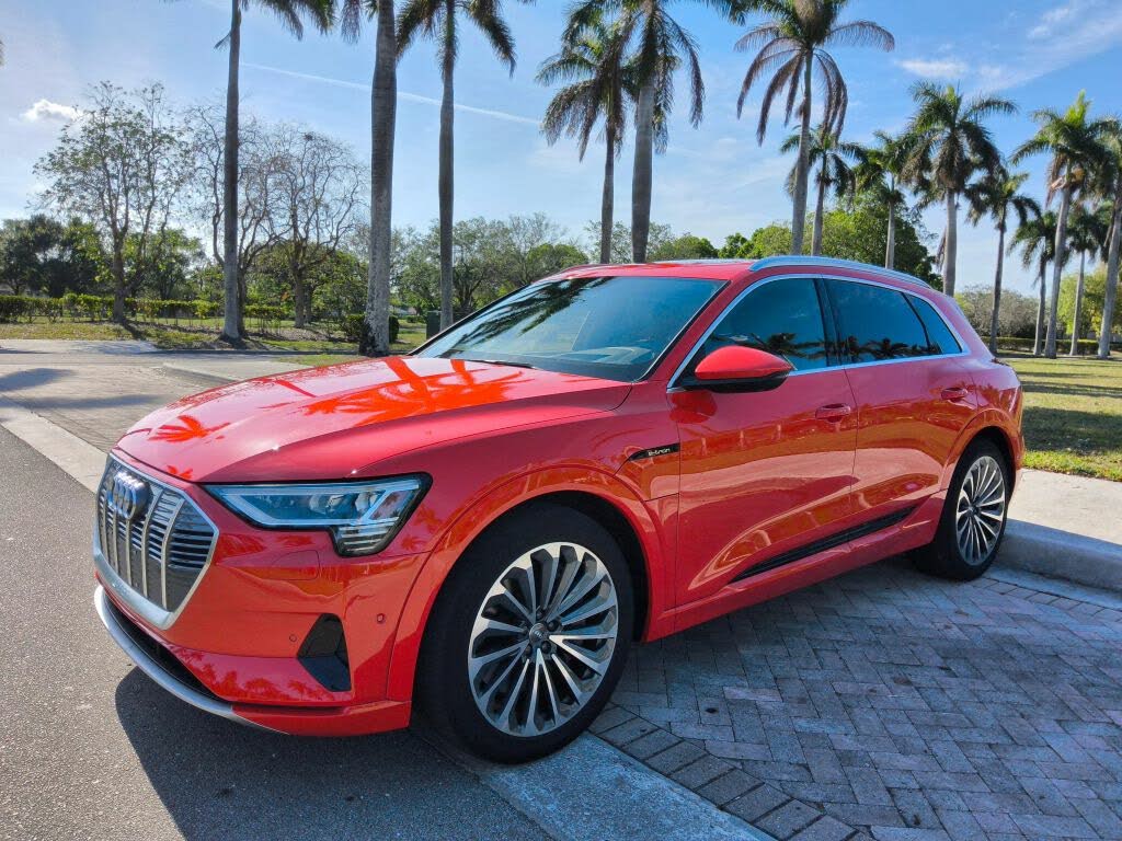 
								2019 Audi e-tron Prestige quattro AWD full									