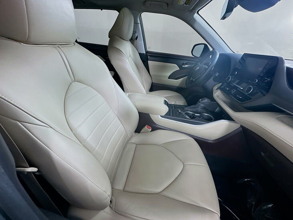 
								2021 Toyota Highlander XLE AWD full									