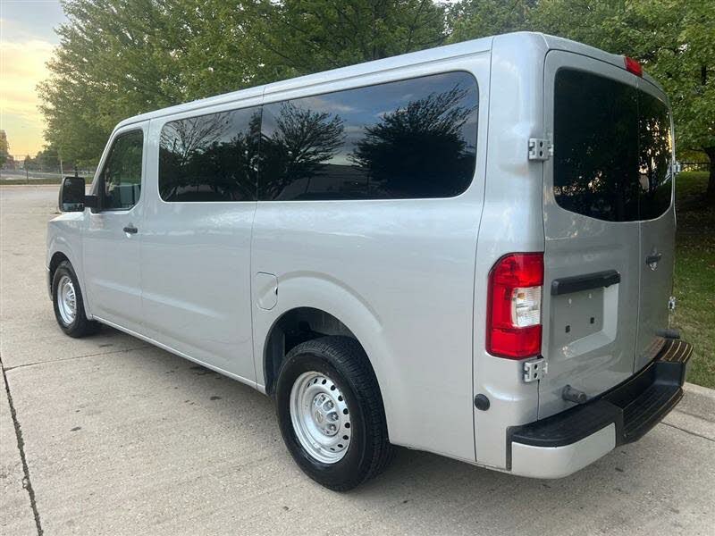 
								2019 Nissan NV Passenger V6 SV RWD full									