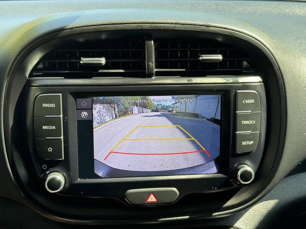 
								2022 Kia Soul LX FWD full									