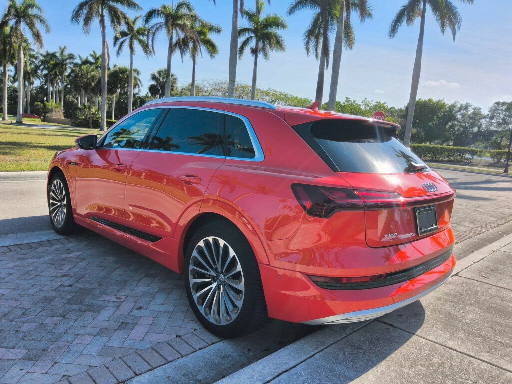 
								2019 Audi e-tron Prestige quattro AWD full									