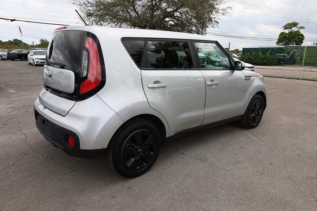 
								2018 Kia Soul Base full									
