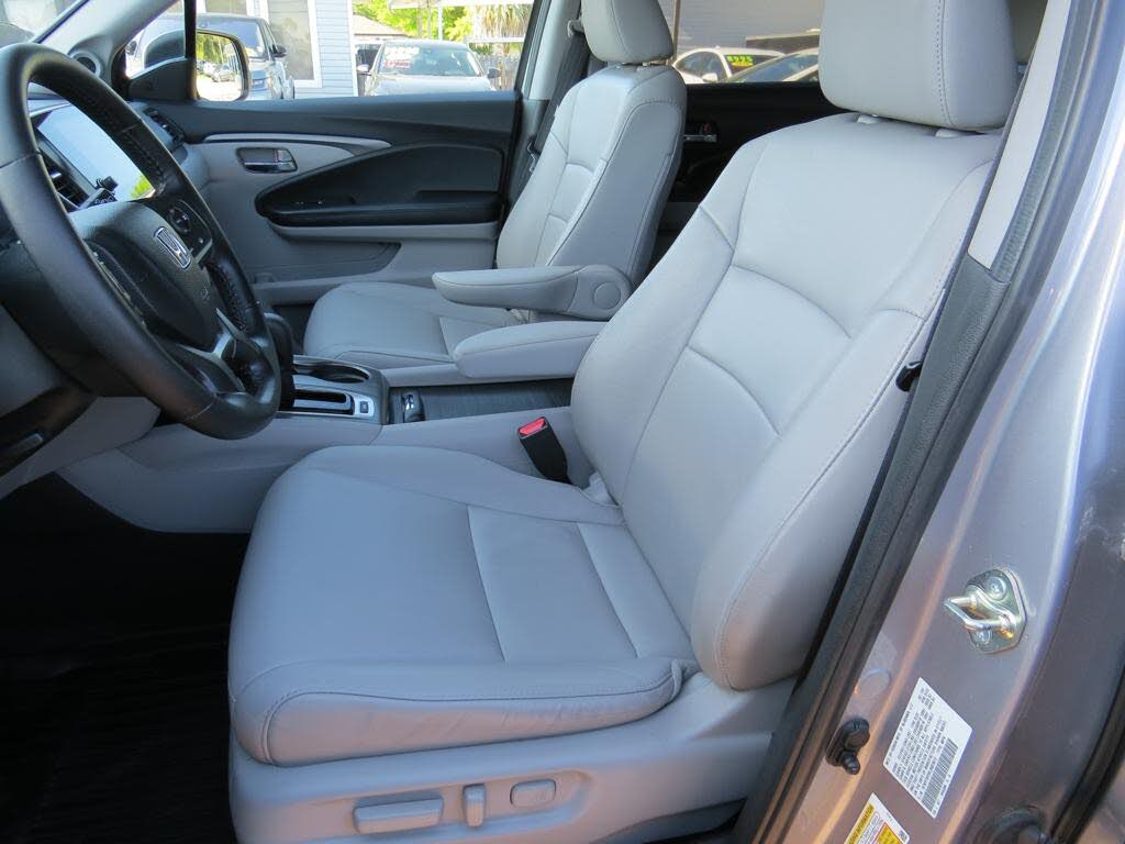 
								2020 Honda Pilot EX-L FWD    $11000 full									