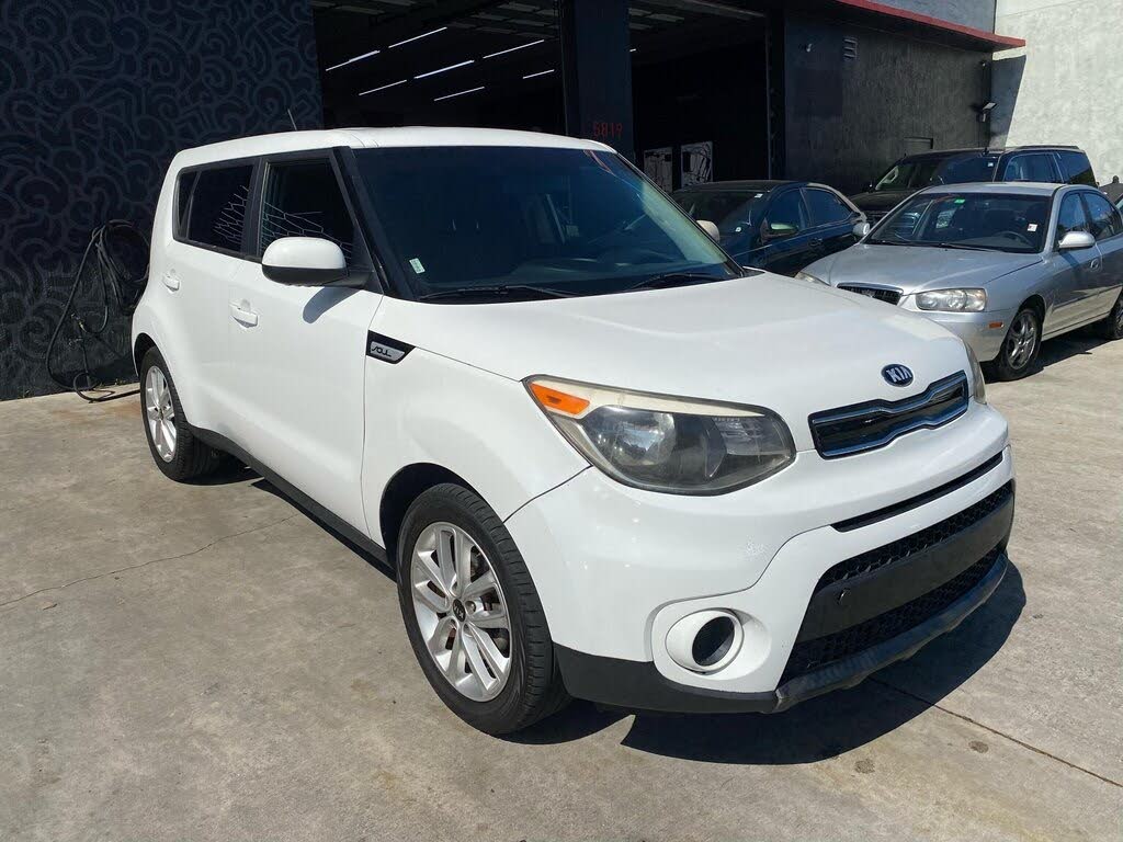 
								2017 Kia Soul + full									