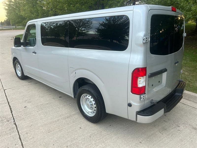 
								2019 Nissan NV Passenger V6 SV RWD full									