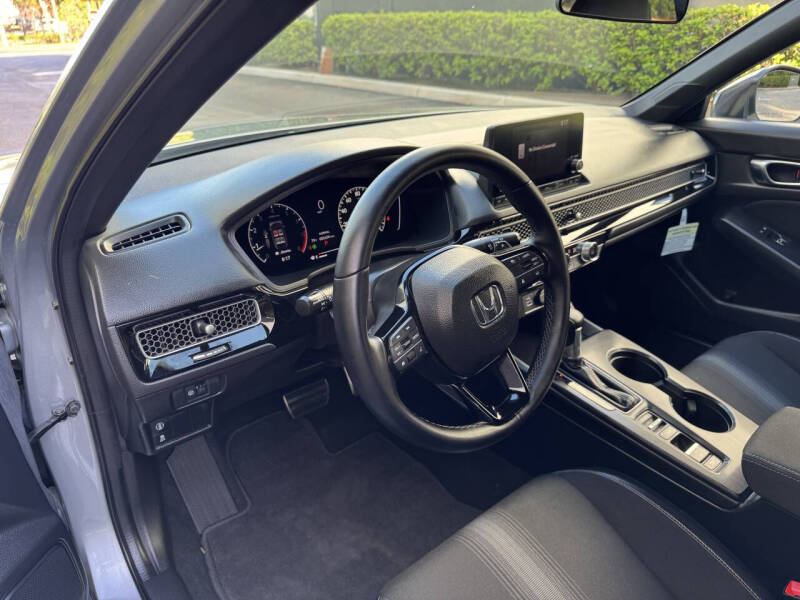 
								2022 Honda Civic Sport full									