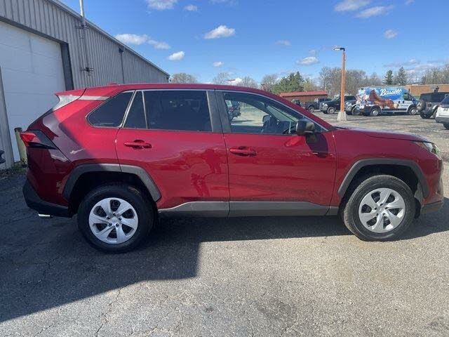 
								2024 Toyota RAV4 LE AWD full									