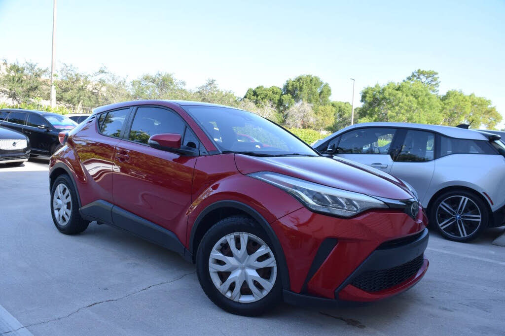 
								2020 Toyota C-HR LE FWD full									