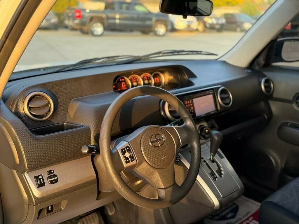 
								2012 Scion xB RS 9.0 full									