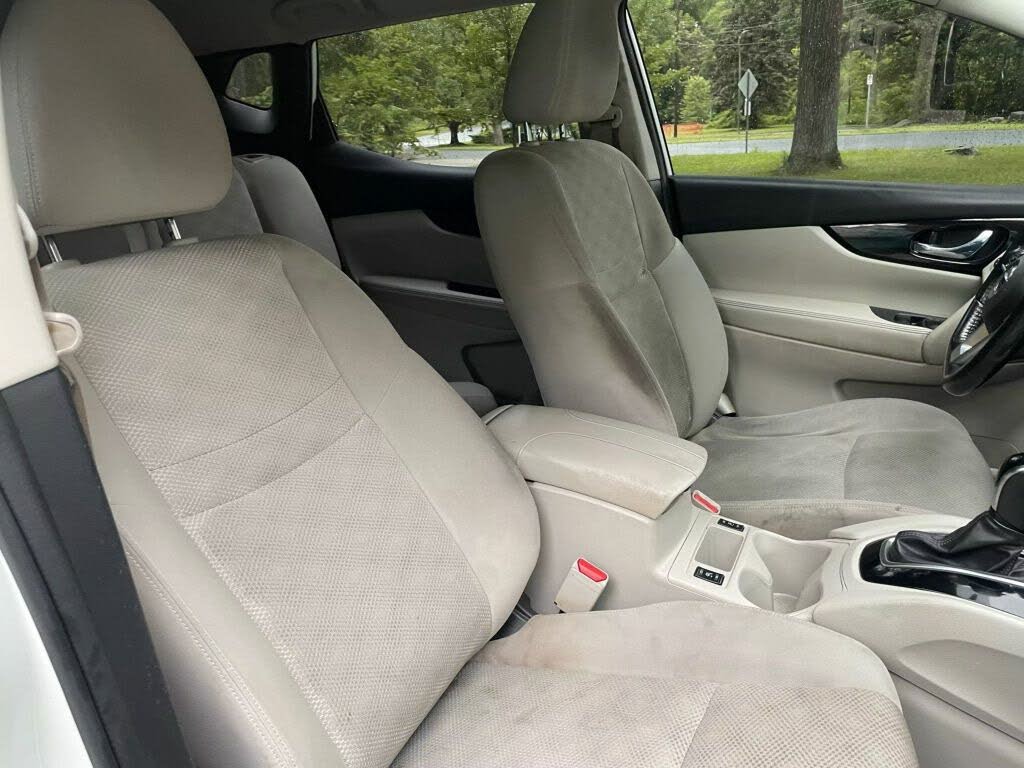 
								2018 Nissan Rogue Sport SV AWD full									