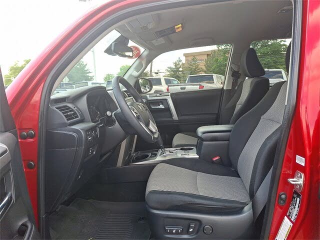 
								2022 Toyota 4Runner SR5 RWD full									