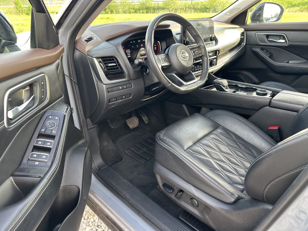 
								2021 Nissan Rogue Platinum AWD full									