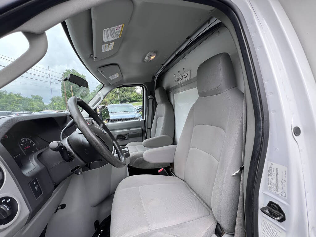 
								2015 Ford E-Series Chassis E-350 Super Duty 138 Cutaway RWD full									