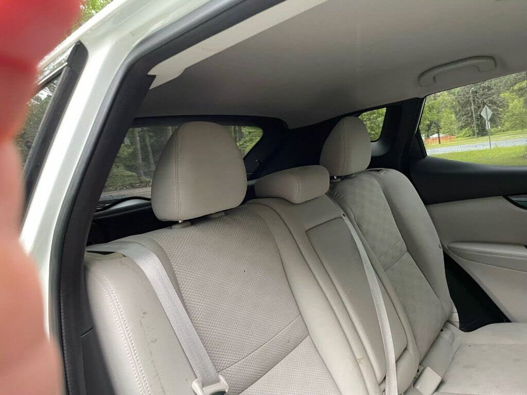 
								2018 Nissan Rogue Sport SV AWD full									