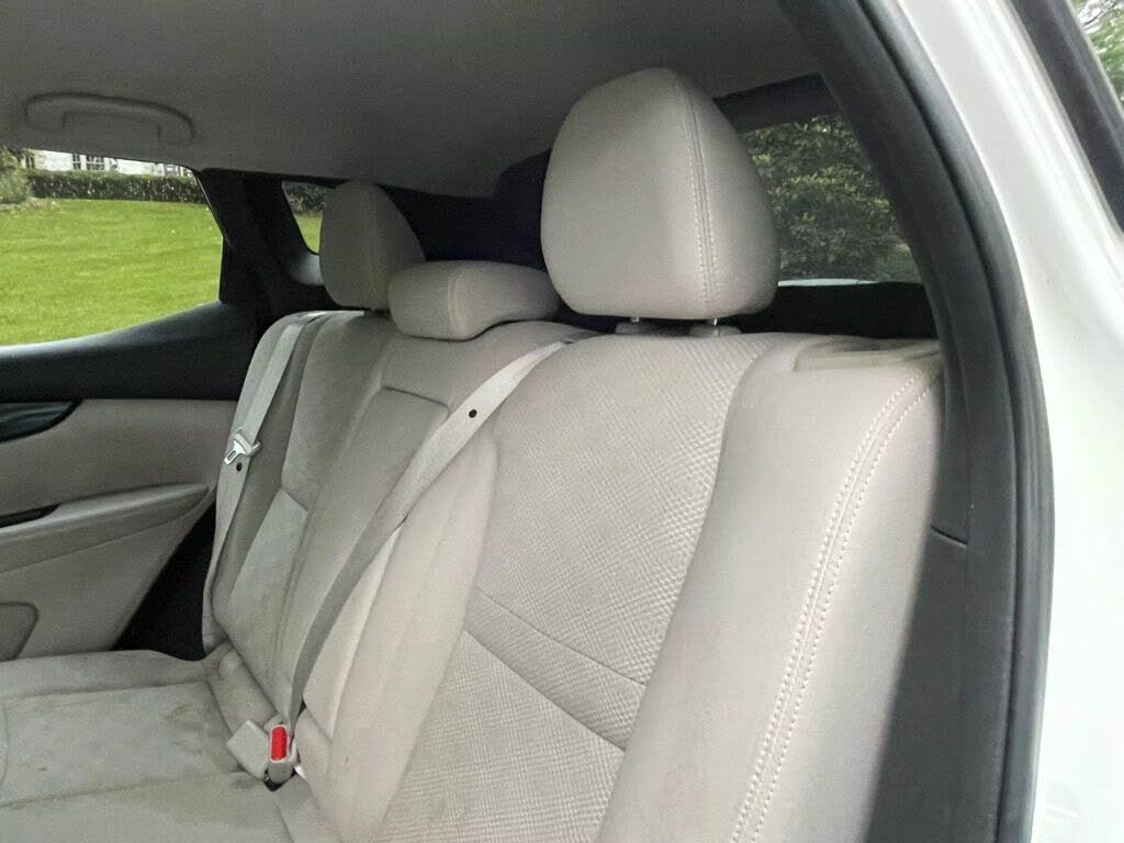 
								2018 Nissan Rogue Sport SV AWD full									