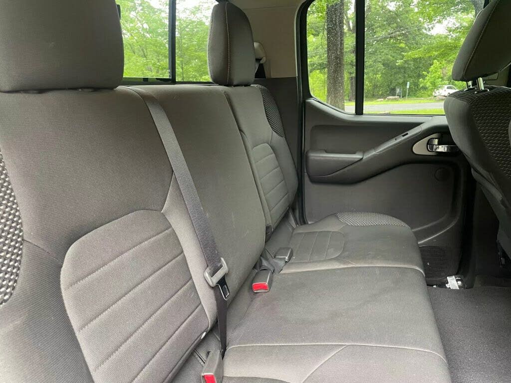 
								2016 Nissan Frontier PRO-4X Crew Cab 4WD full									