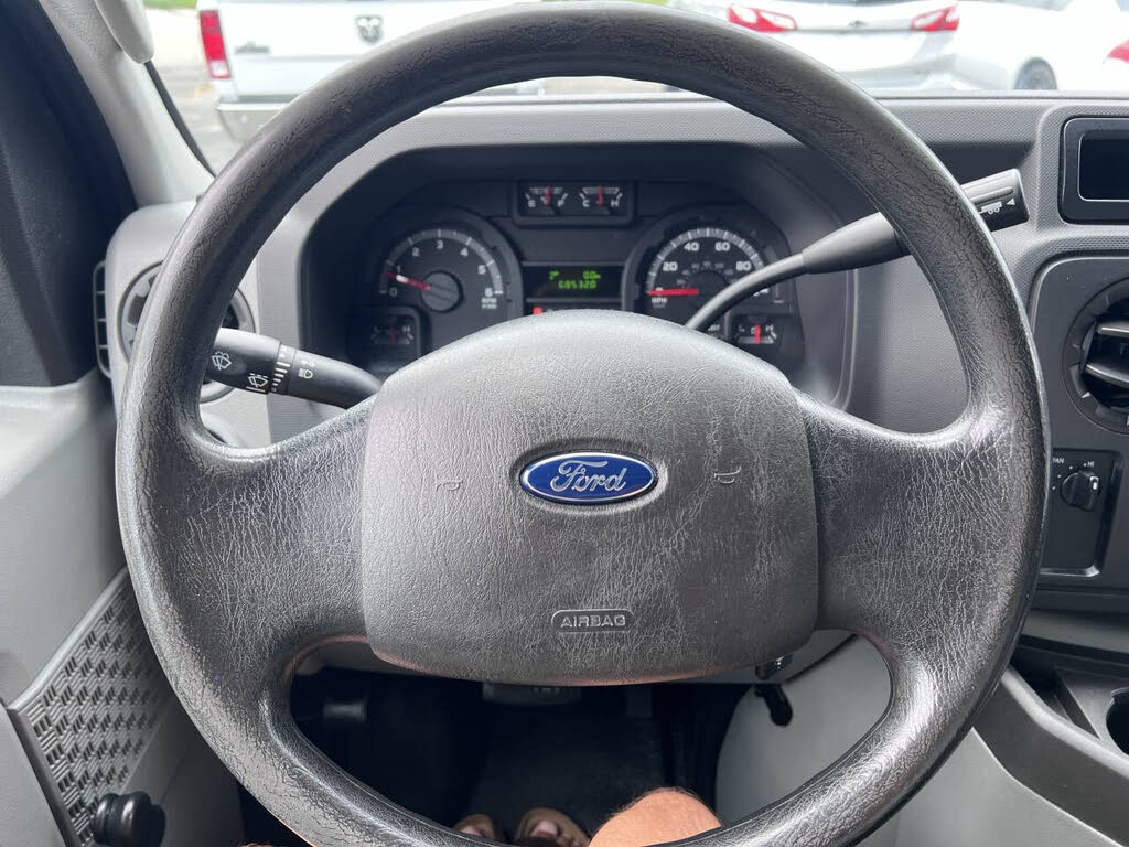 
								2015 Ford E-Series Chassis E-350 Super Duty 138 Cutaway RWD full									