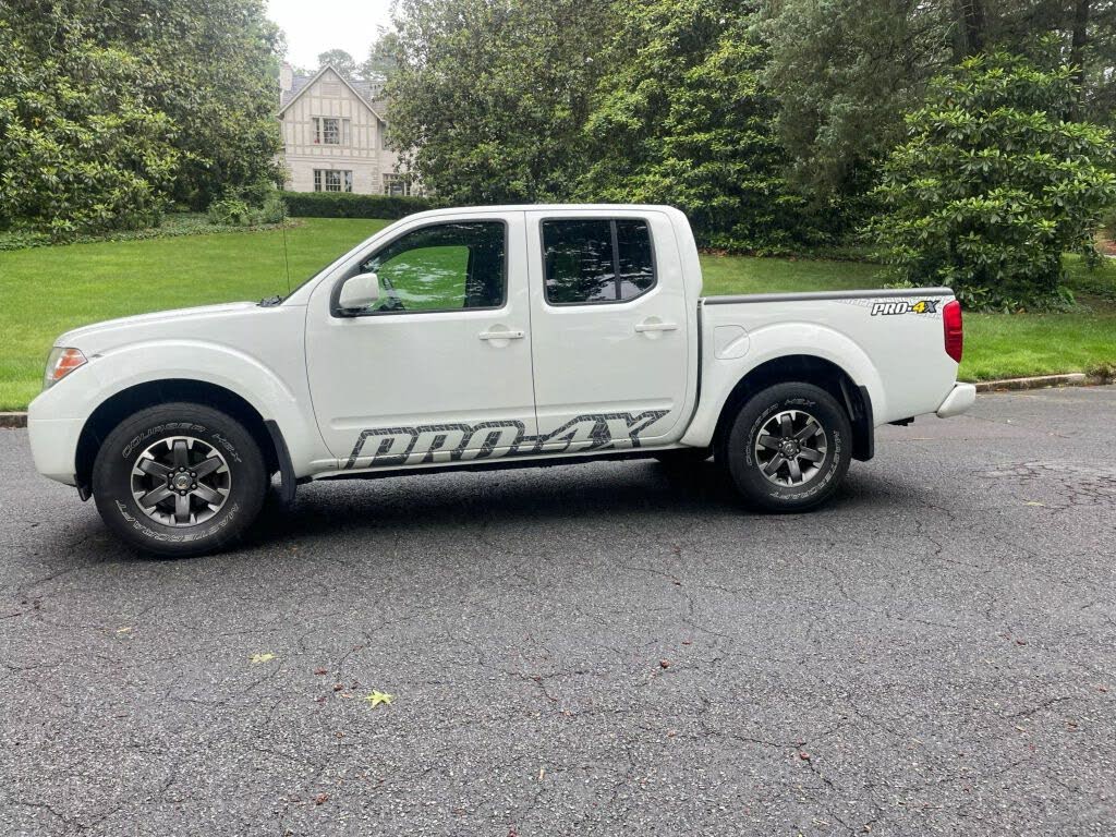 
								2016 Nissan Frontier PRO-4X Crew Cab 4WD full									