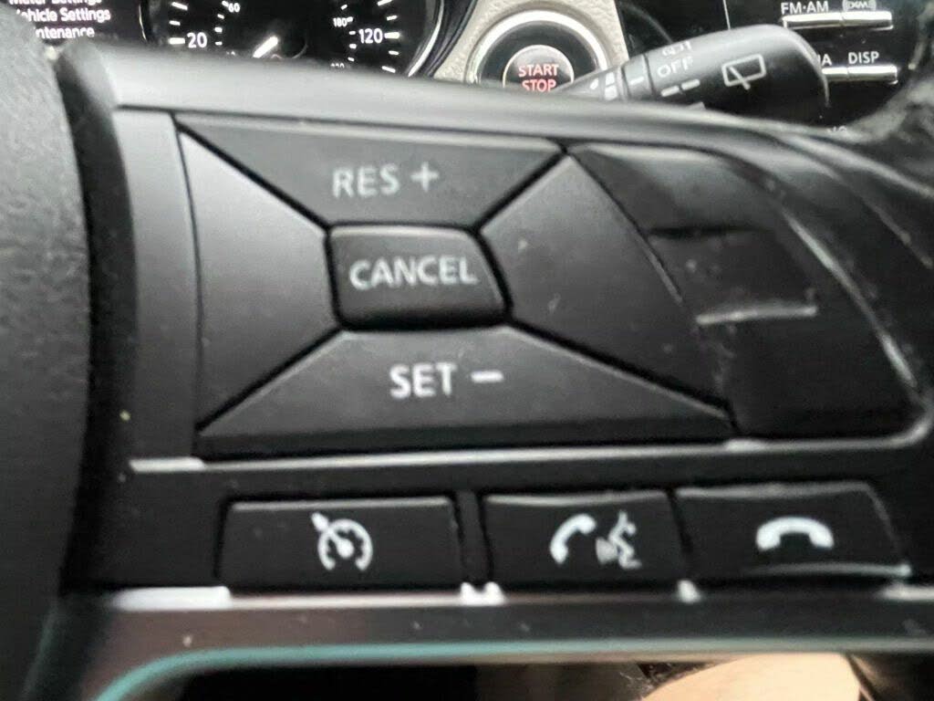 
								2018 Nissan Rogue Sport SV AWD full									