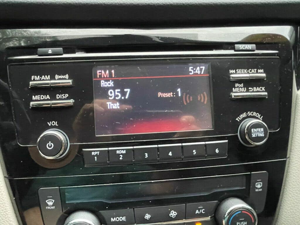 
								2018 Nissan Rogue Sport SV AWD full									