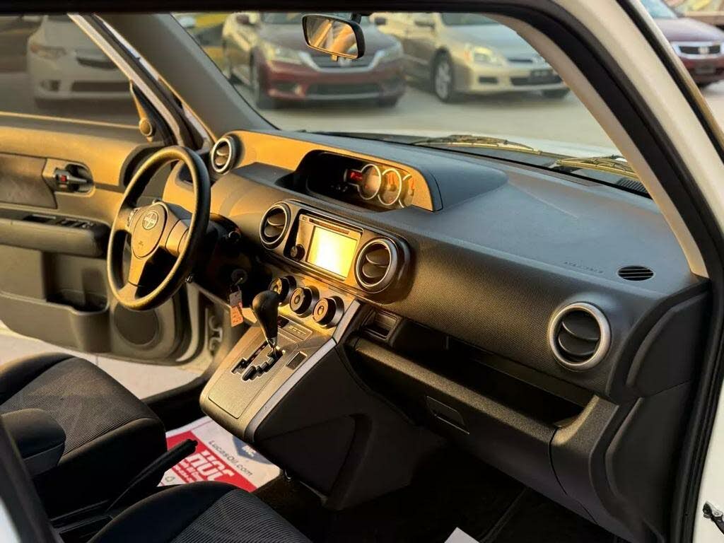 
								2012 Scion xB RS 9.0 full									