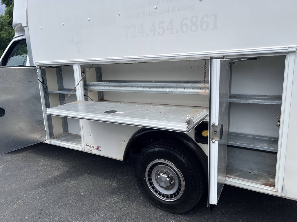 
								2015 Ford E-Series Chassis E-350 Super Duty 138 Cutaway RWD full									