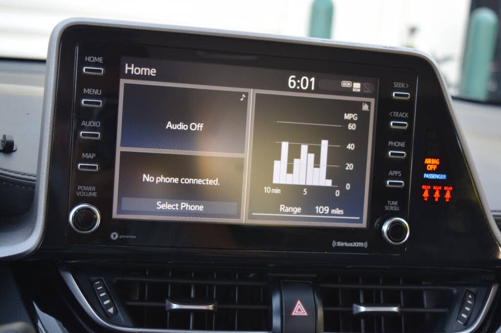 
								2020 Toyota C-HR LE FWD full									