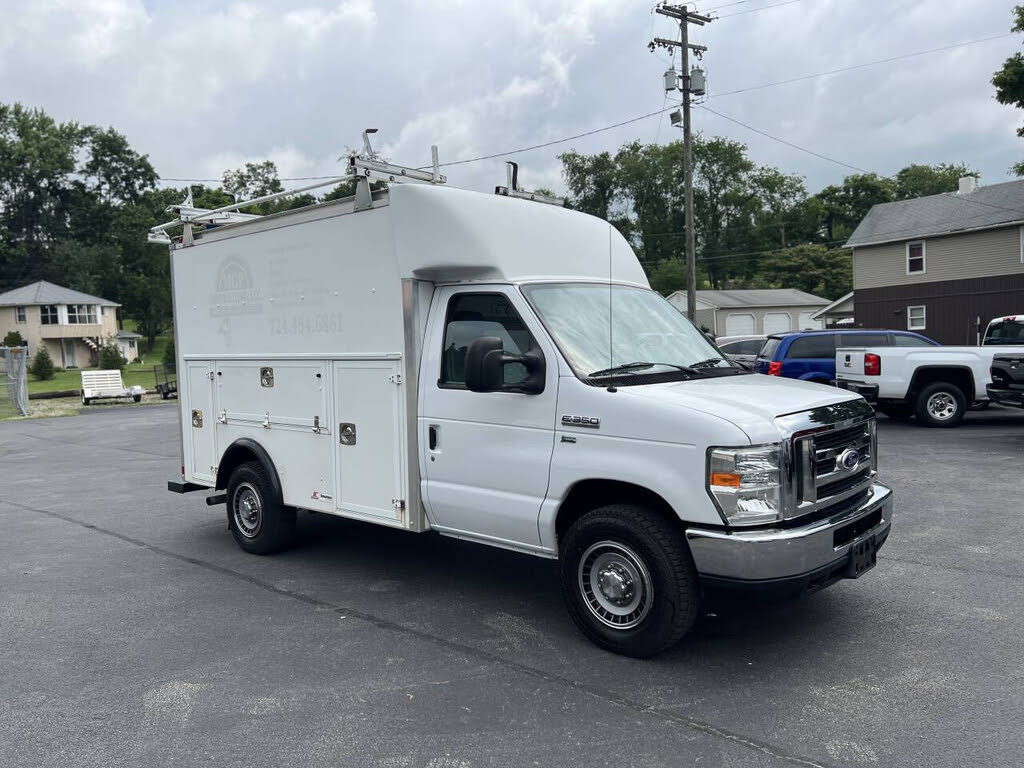 
								2015 Ford E-Series Chassis E-350 Super Duty 138 Cutaway RWD full									