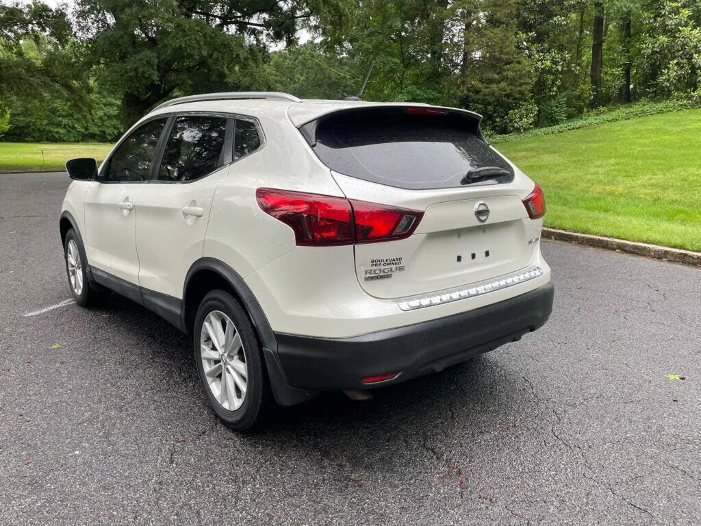 
								2018 Nissan Rogue Sport SV AWD full									